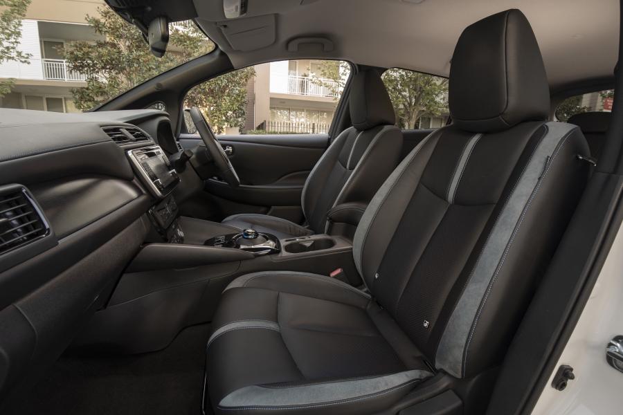 Интерьер Nissan Leaf 2018 года  (AU) (фото 19 из 46)